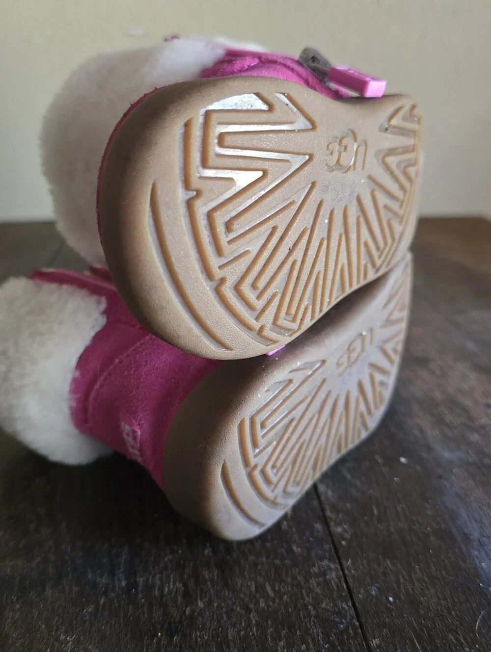 UGG Ramona Toddler 4/5 Girl Bootie Boots Shoes Hot Pink Winter Sheepskin